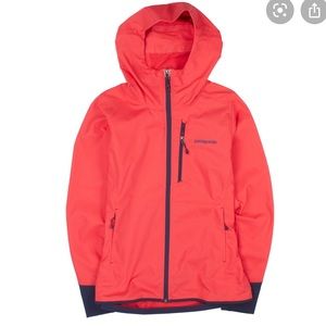 Patagonia levitation Hoody size xs, shock pink